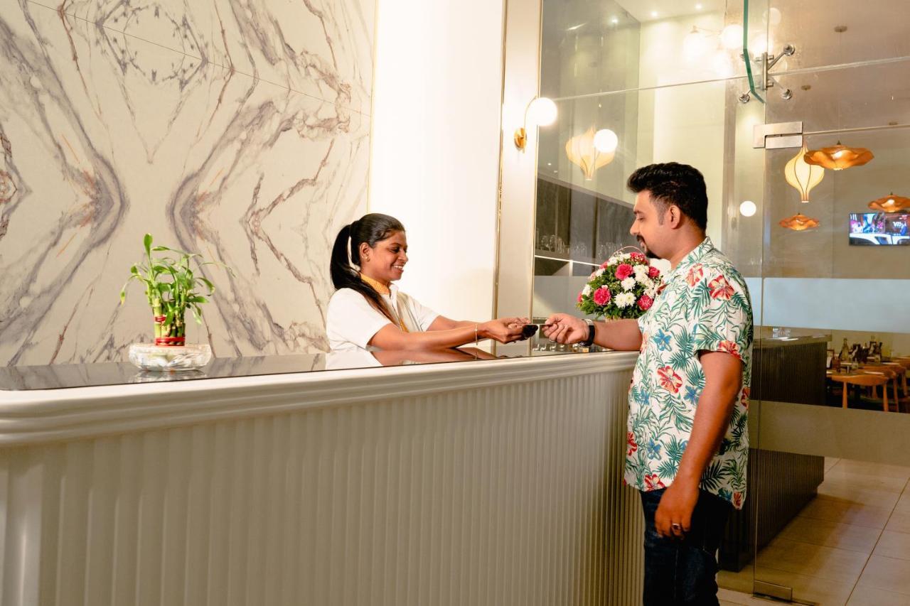 Tgi Ameya Grand Hotell Panaji Exteriör bild