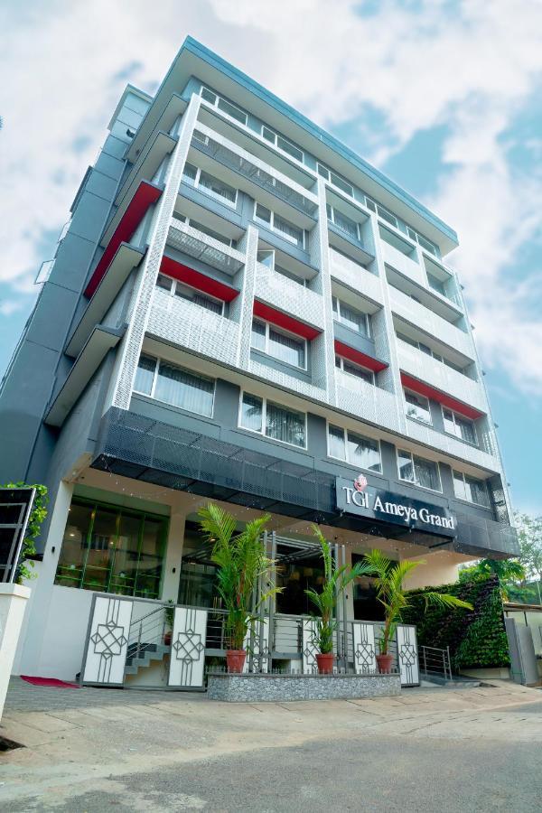 Tgi Ameya Grand Hotell Panaji Exteriör bild