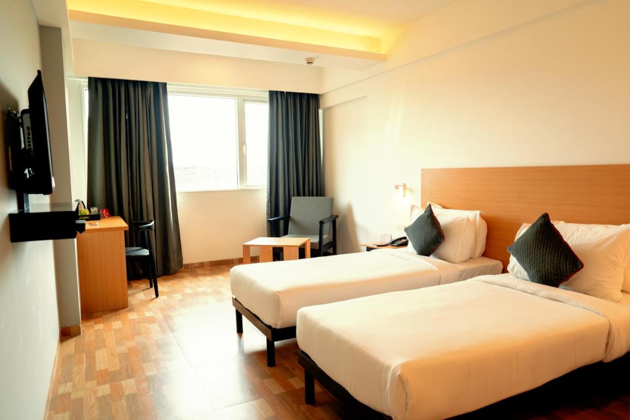 Tgi Ameya Grand Hotell Panaji Exteriör bild