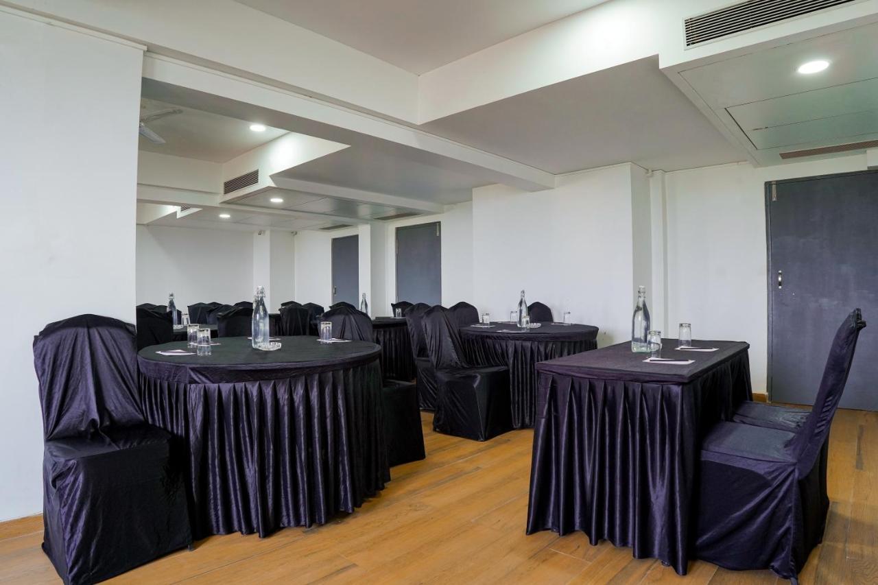 Tgi Ameya Grand Hotell Panaji Exteriör bild